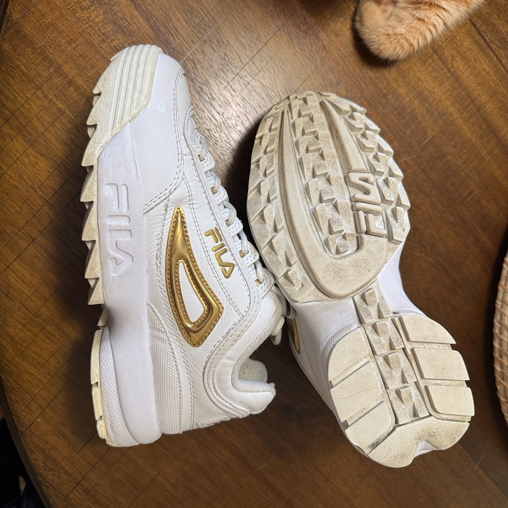 Fila DISRUPTOR 2 Women’s Gold metallic & White Sneakers. Sz 6. - Picture 6 of 9